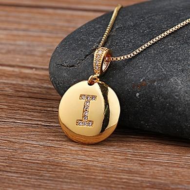 gold initial letter I pendant necklace